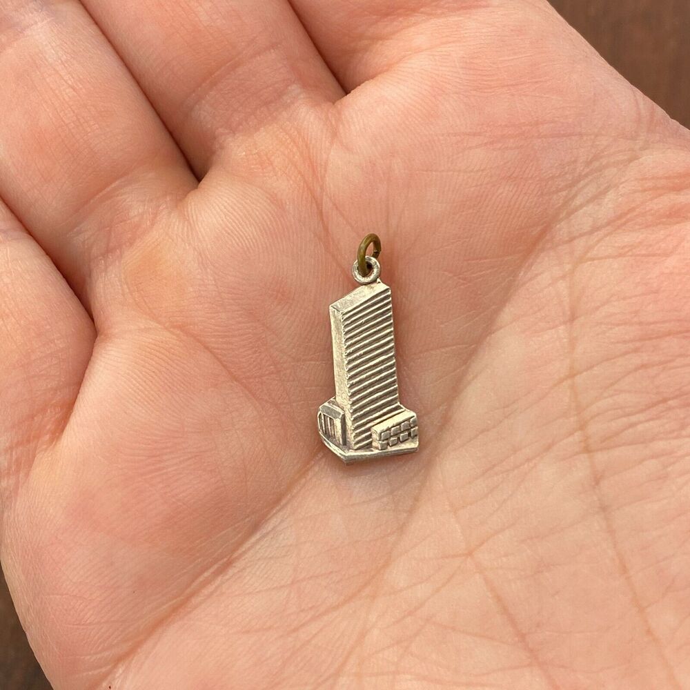 Vintage 925 Sterling Silver United Nations Building NYC Pendant Bracelet Charm